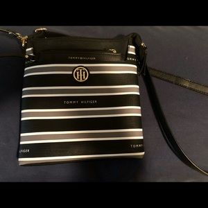 Tommy Hilfiger crossbody purse